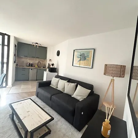 Elegant 2p Ideal In Apartment